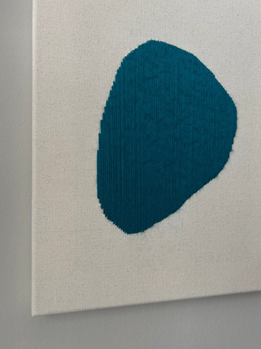 Summer Raindrop Teal, Handgesticktes Original Kunstwerk auf Leinwand