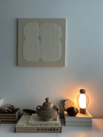 Stones 1, Handgesticktes quadratisches Kunstwerk auf Leinwand
