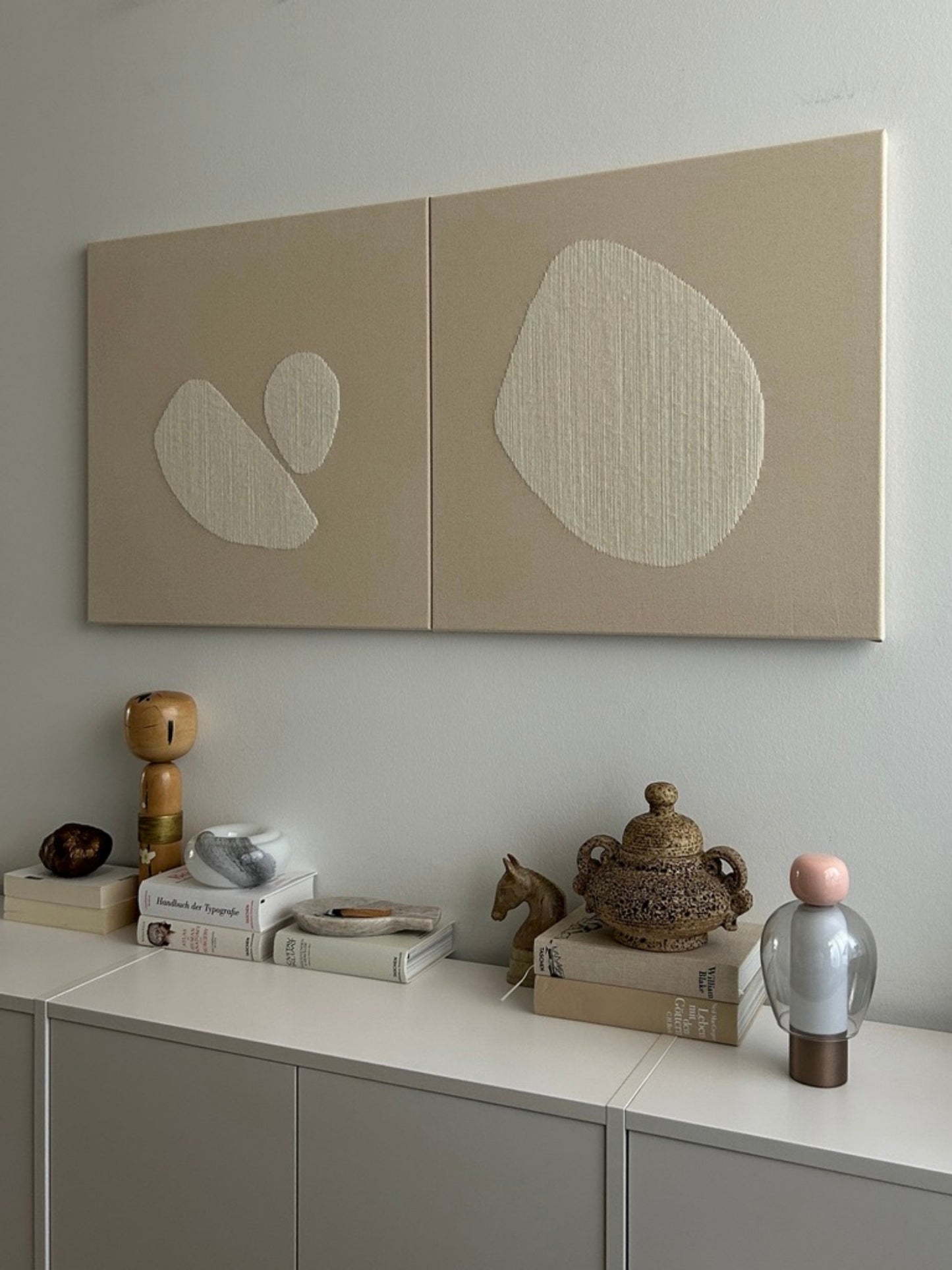 Double Raindrop, Handgesticktes quadratisches Kunstwerk auf Leinwand