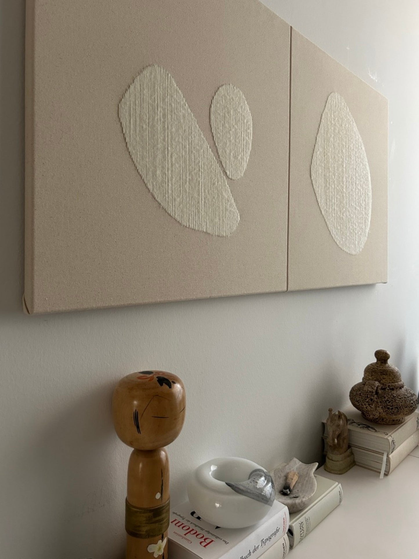 Double Raindrop, Handgesticktes quadratisches Kunstwerk auf Leinwand