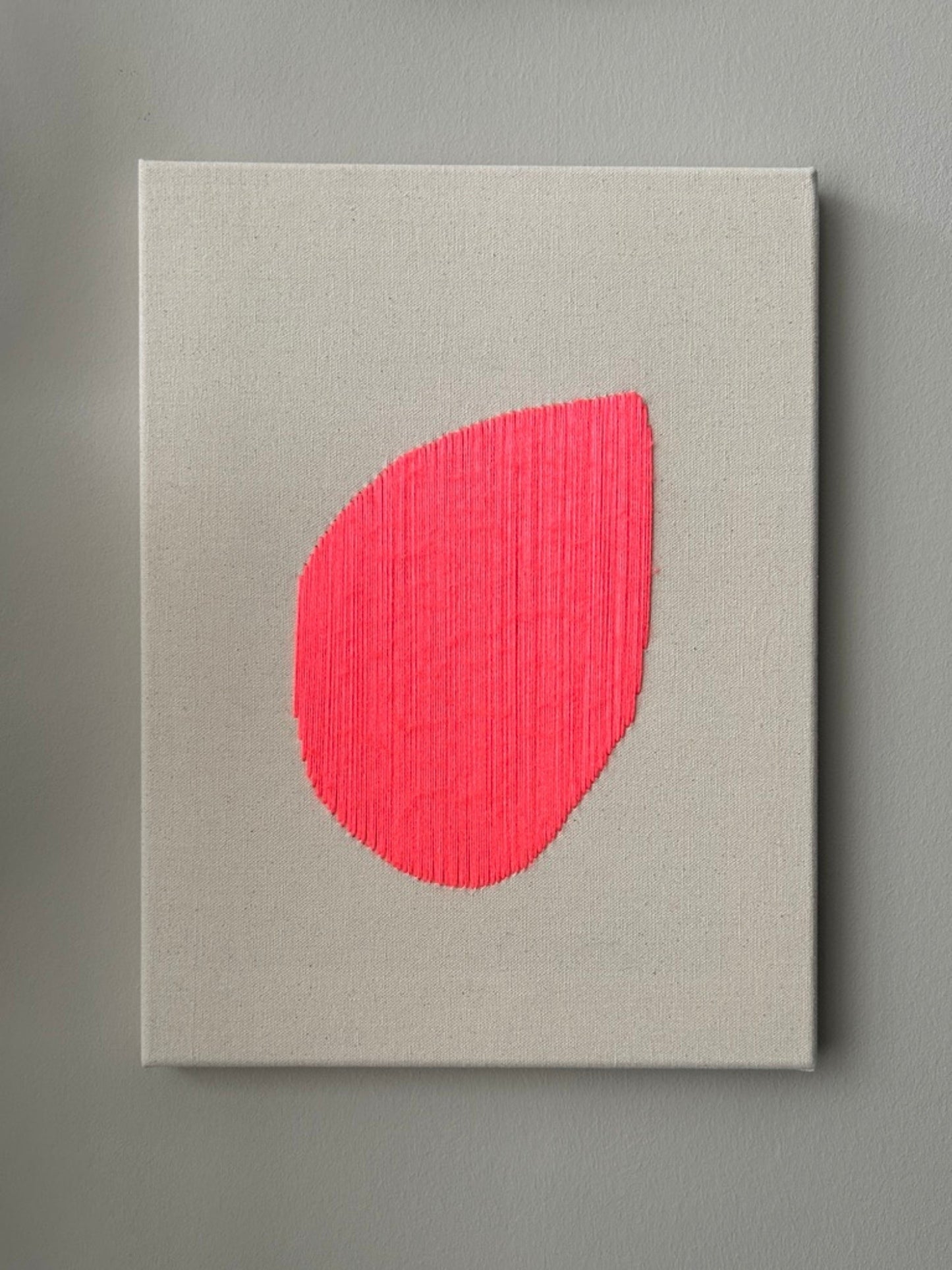 Summer Raindrop Coral, Handgesticktes Original Kunstwerk auf Leinwand
