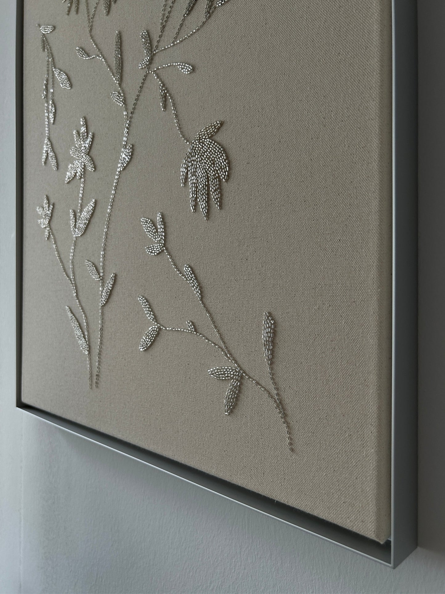 Frozen Flowers, Handgesticktes Original Kunstwerk auf Leinwand