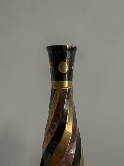 Skulpturale Vintage-Vase aus gedrehtem Messing und Kupfer, 1970er