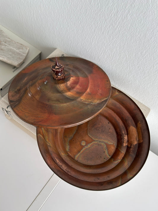 Skulpturale Vintage Kupferdose mit Holzknauf